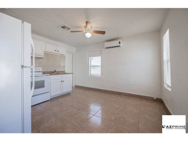 Building Photo - $500 OFF 1ST MONTH'S RENT MOVE IN SPECIAL!...