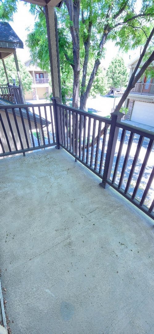 Building Photo - Beautiful 3 Bedroom Townhome in Pleasant G...
