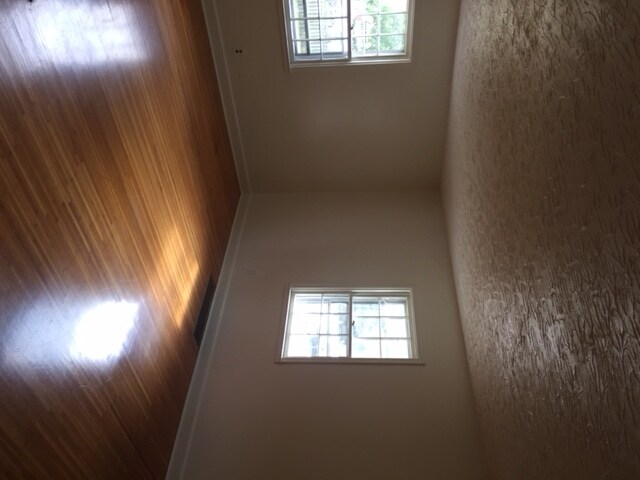 Building Photo - 117 N Harbison Ave