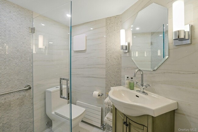 Building Photo - 9 Prall Pl