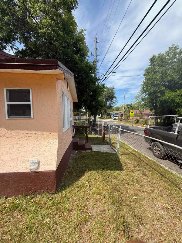 Building Photo - 3514 Haines St