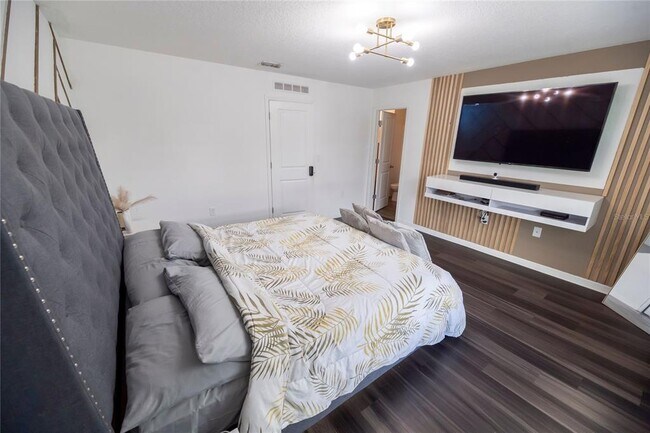 Building Photo - 844 Grandin St