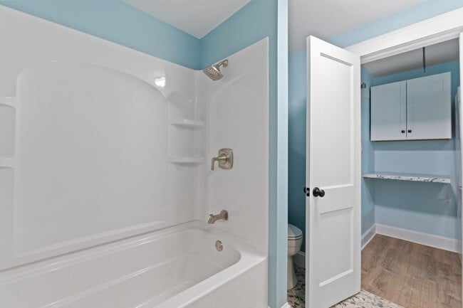 Building Photo - 381 Littlefield Rd