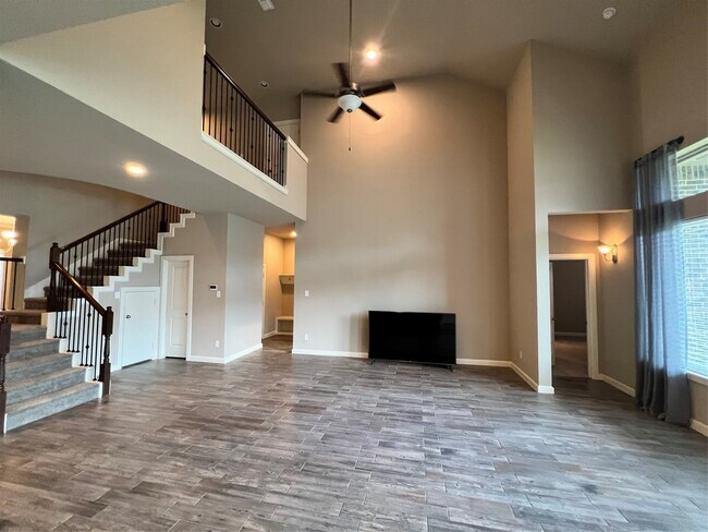 Building Photo - 3318 Suffolk Creek Ln