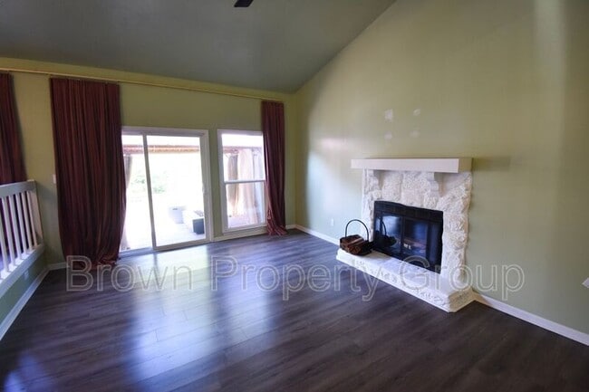 Building Photo - 518 Singletary Pl
