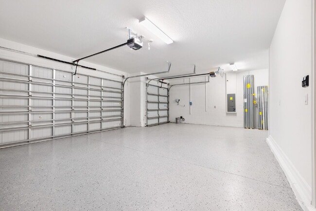 Building Photo - Estancia gated community 4-Bed Oasis with ...