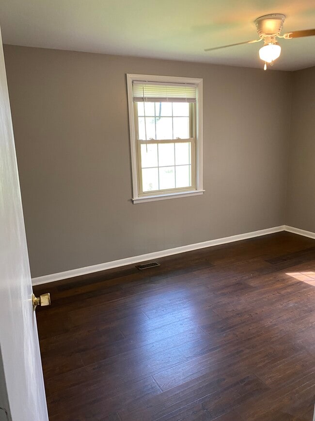 Building Photo - 4008 Knud Dr