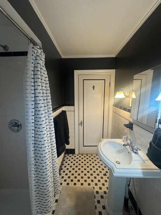 Building Photo - Charming Cape Cod Home with Updated Kitche...