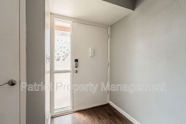 Building Photo - 8331 E Thomas Rd