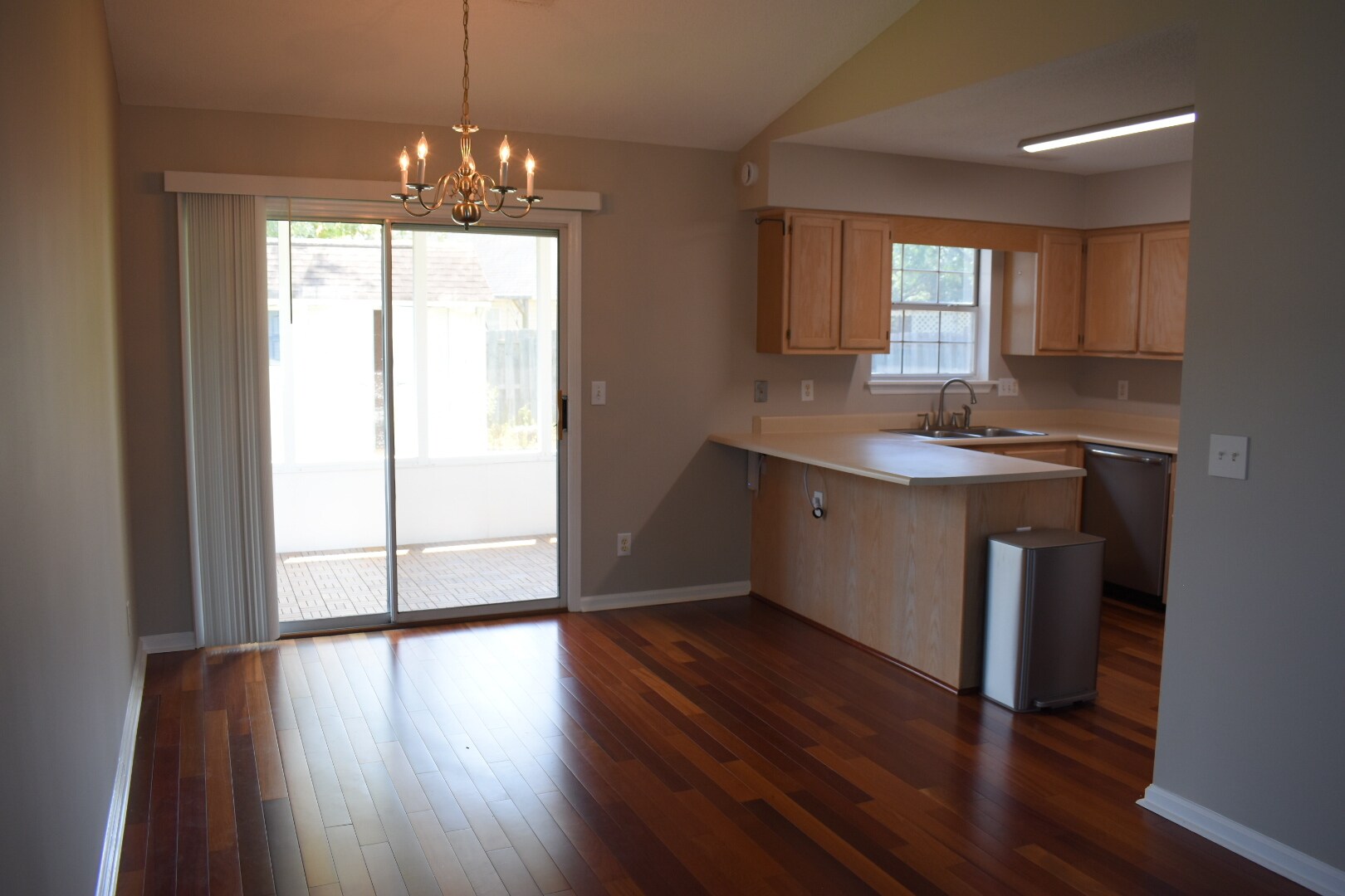 Building Photo - 4824 Weybridge Ln