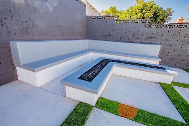 Building Photo - 6287 W Katella Ave