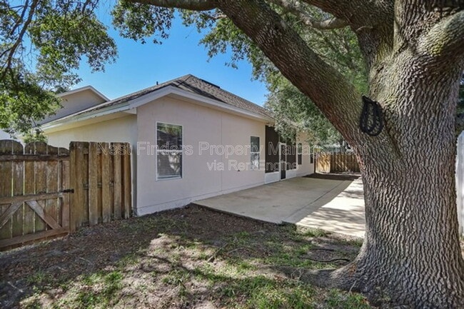 Building Photo - 1704 Dartmoor Ln