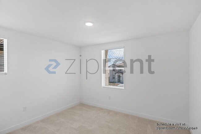 Building Photo - 439 Monastery Dr