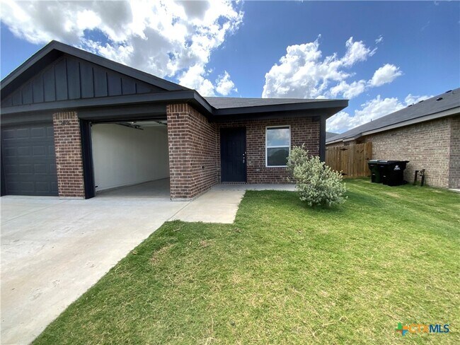 Primary Photo - 2405 Alterman Dr