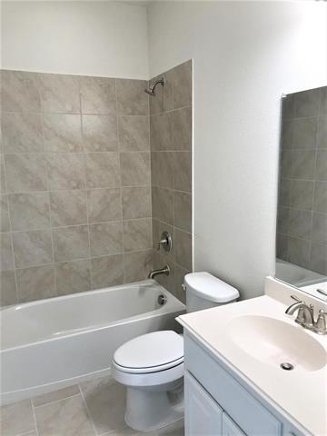 Building Photo - 6924 Royal View Dr