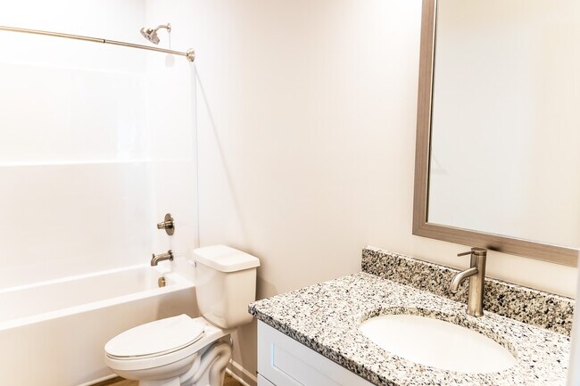 Building Photo - 1615 Martin Ave