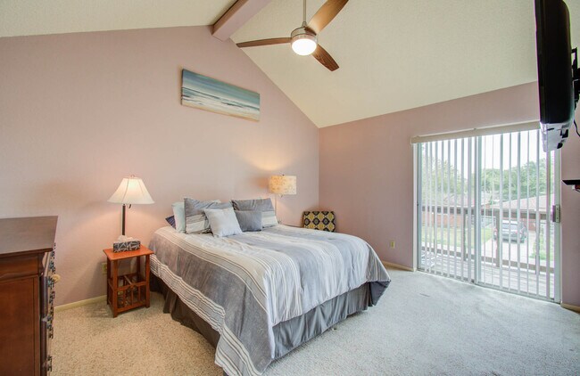 Building Photo - 11 San Jacinto Dr