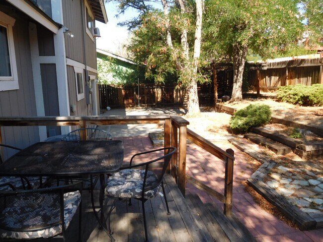 Building Photo - 1325 Williams Cir