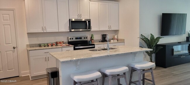 Building Photo - 284 Links Ter Blvd