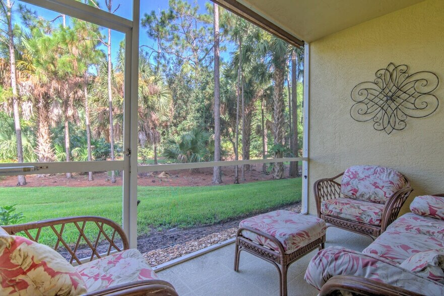 Building Photo - 9165 Celeste Dr