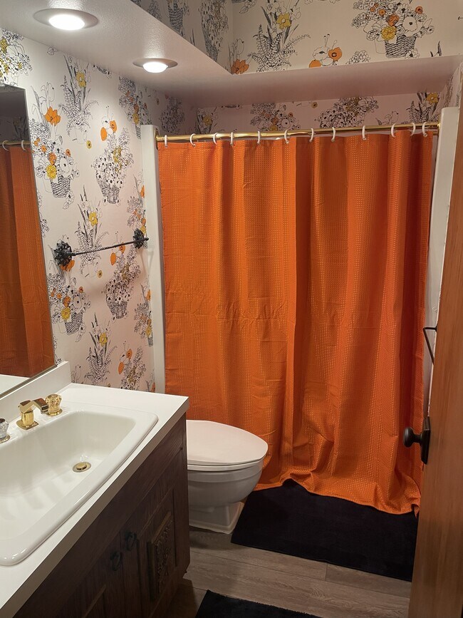 Building Photo - 3604 W Country Club Ln