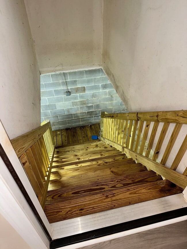 Building Photo - New Brockton, AL!