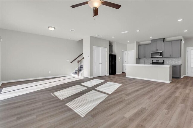 Building Photo - 1645 Villageside Ct
