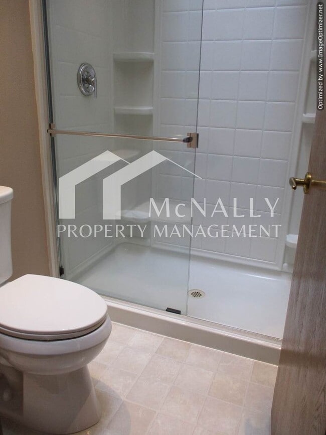 Building Photo - Charming 3-Bedroom Rambler with Spacious Backyard