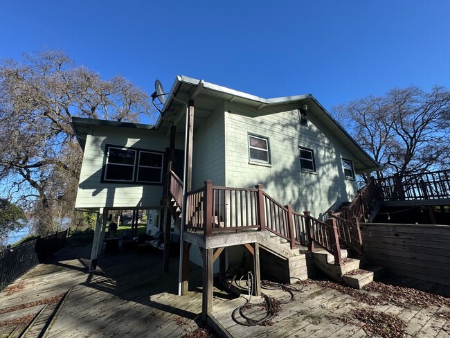 Building Photo - Large one bedroom | On the Feather River