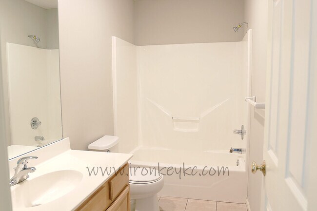 Building Photo - 9221 Boehm Dr