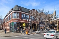 Building Photo - 1542 N Damen Ave