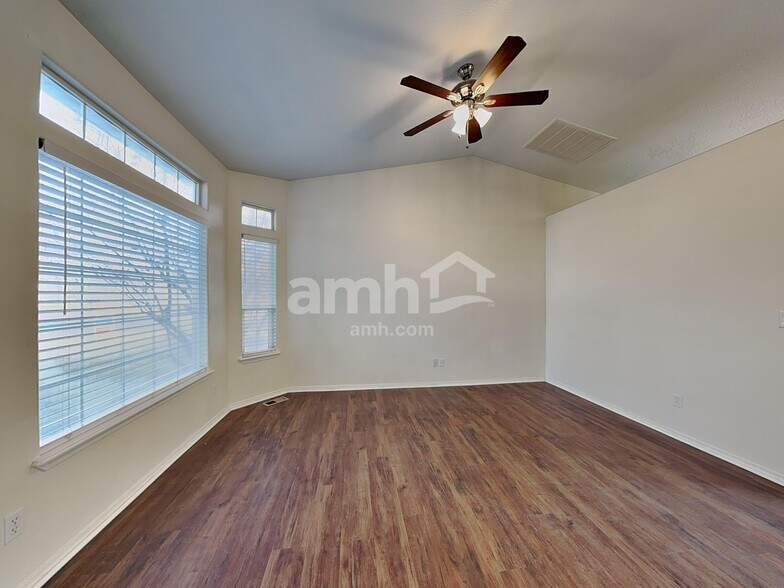 Building Photo - 3237 W Wave Dr