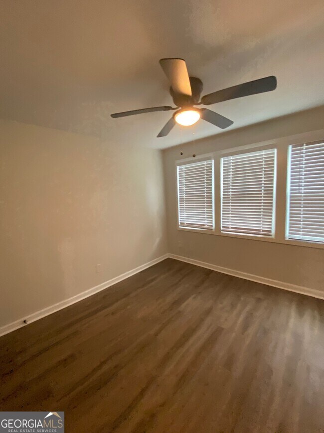 Building Photo - 901 Pacific Ave