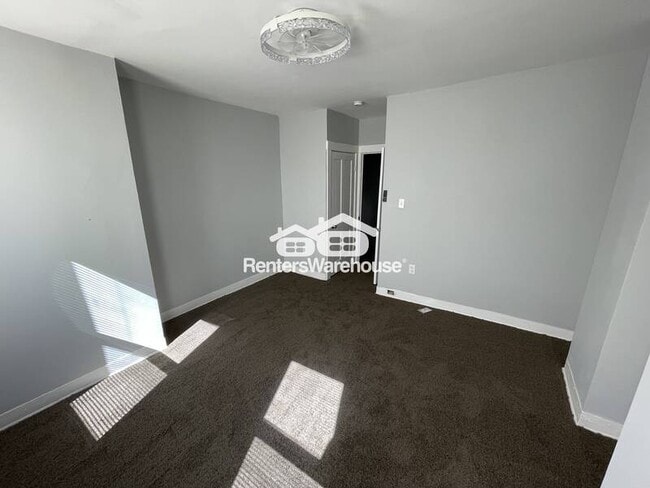 Building Photo - 2125 Cliftwood Ave