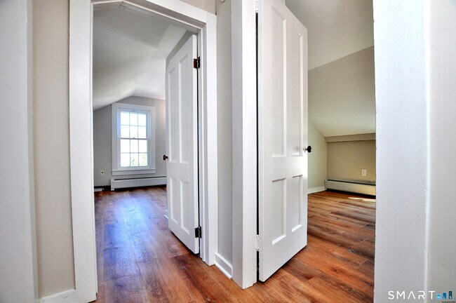 Building Photo - 59 Bridge St