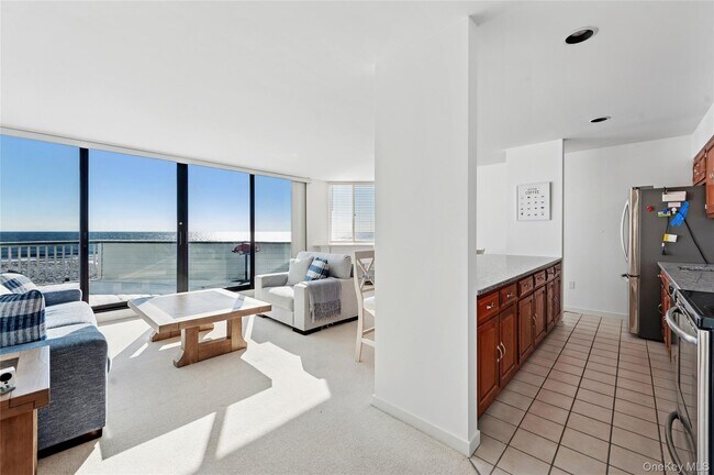 Building Photo - 259 Dune Rd