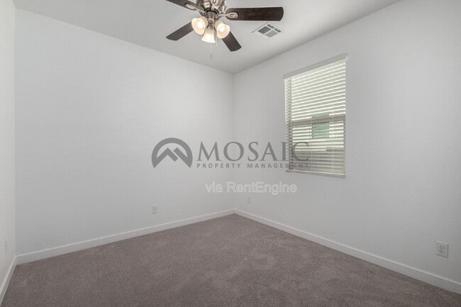 Building Photo - 5736 S Daisy Patch Pl