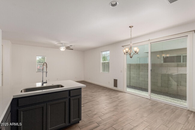 Building Photo - 5552 S Dillon