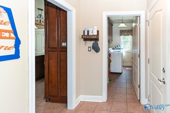Building Photo - 4409 SE Hampton Ridge Dr