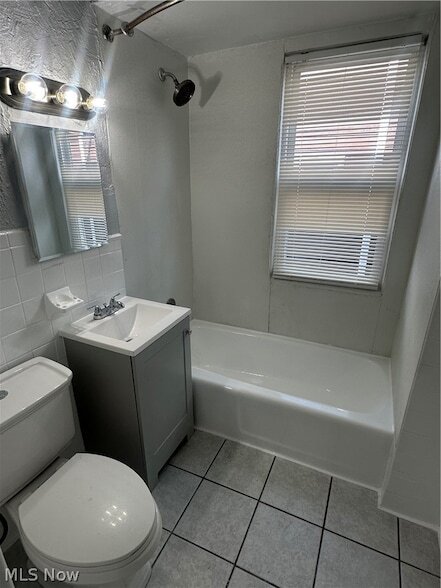 Building Photo - 3342 Desota Ave