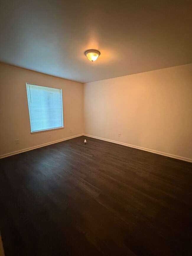 Building Photo - Charming 2 Bedroom, 2 Bath Condo available in South Charlotte!