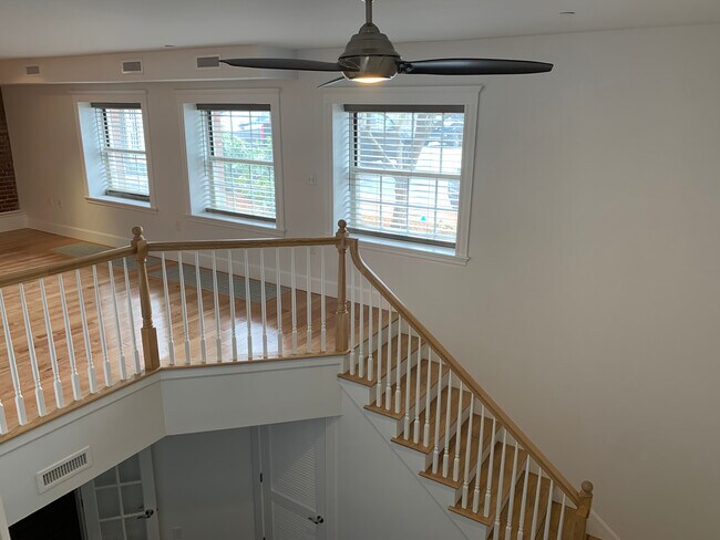 Building Photo - 52 Sanborn St