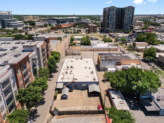 Building Photo - 215 N Walton St