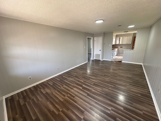 Building Photo - 207 Highland St