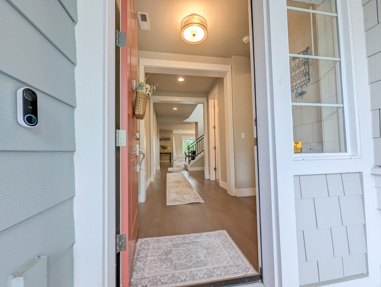 Entry + Main Hallway - 16324 131st St SE