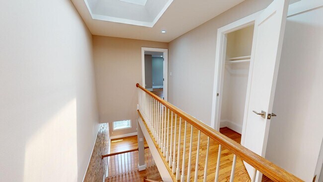 Building Photo - 911 Monroe St NW