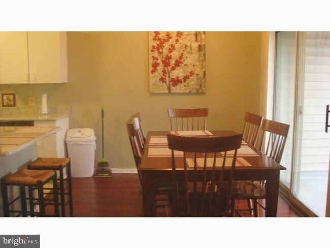 Building Photo - 812 Eagles Chase Dr