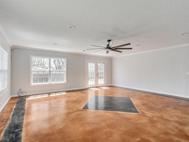 Building Photo - 1222 Westlawn Dr