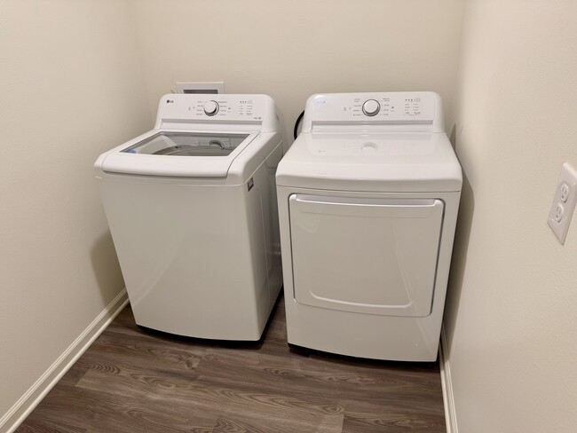 Building Photo - 2440 NW 22nd Ct