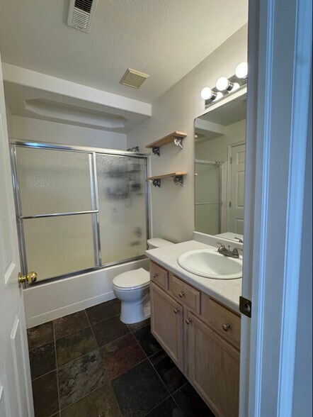 Building Photo - 159 Flowerfield Dr